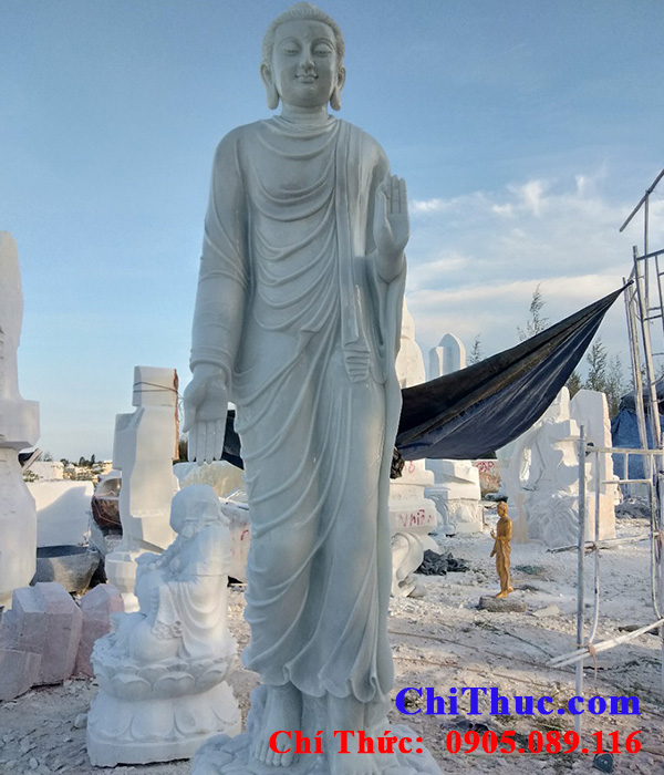 Điêu khắc tượng Phật đá Non Nước